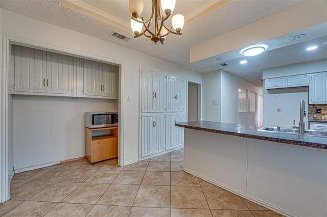 Building Photo - 917 Meadowgate Dr