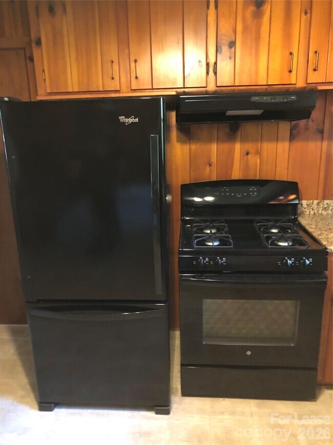 Building Photo - 1116 Bevis Dr