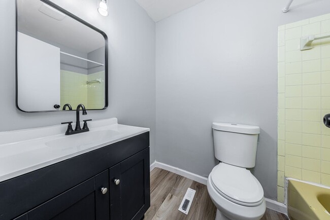 Building Photo - Newly Renovated 3-Bedroom Condo in Lindenwold