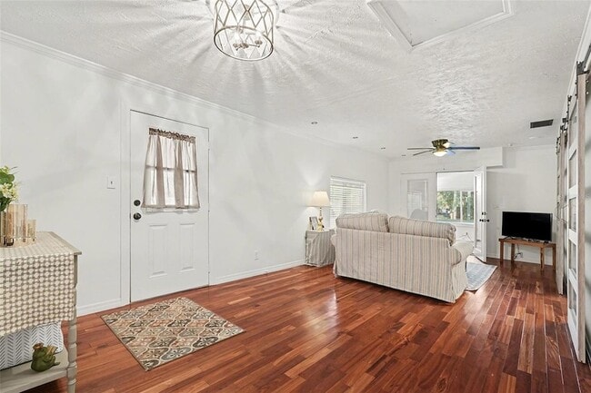 Building Photo - 6305 S MacDill Ave