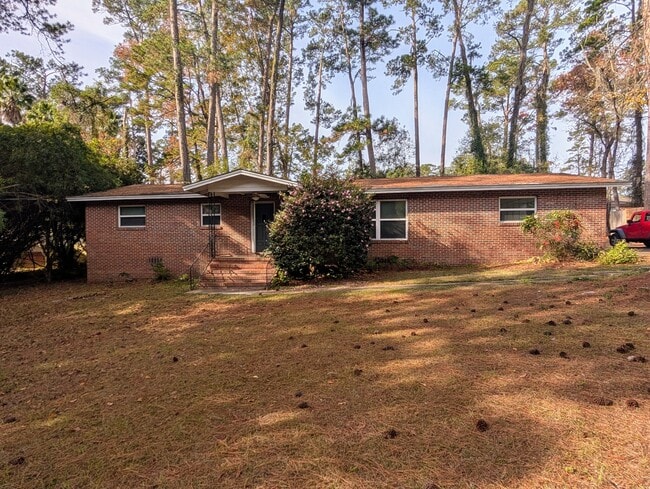 Building Photo - 2114 High Rd