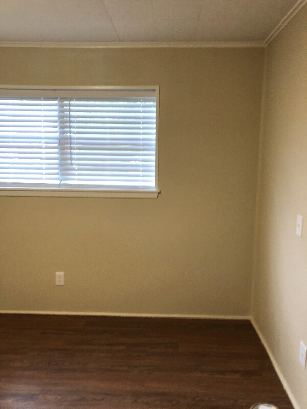 Building Photo - 304 Powers St