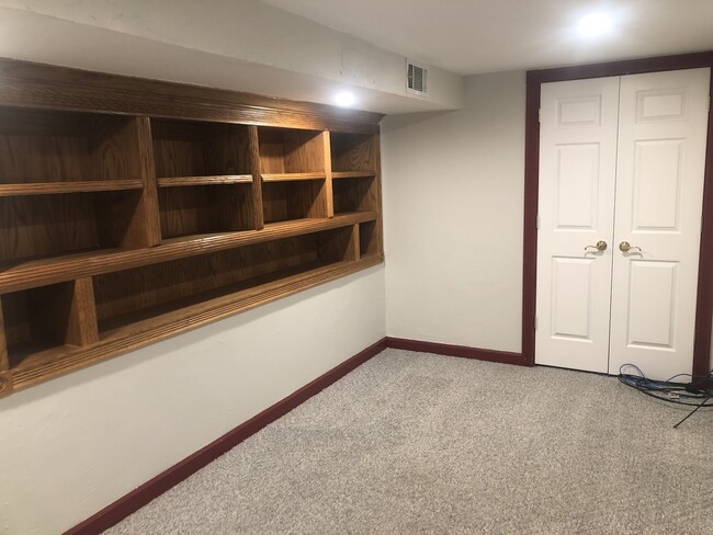 Building Photo - 2004 Milton Ave