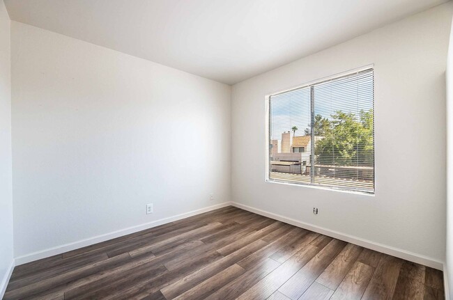 Building Photo - No Showing until 10/10