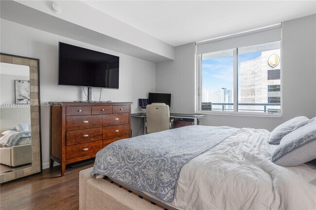 Building Photo - 335 S Biscayne Blvd