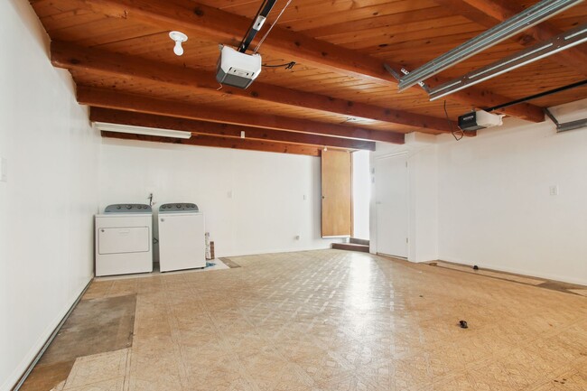 Building Photo - 122-64TH