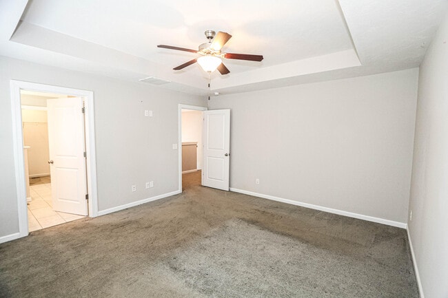 Building Photo - 987 Glenhaven Dr