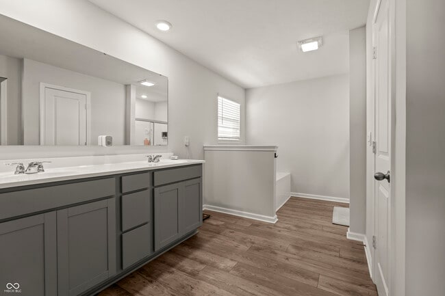 Building Photo - 1399 Hat Band St