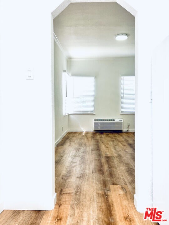 Building Photo - 604 E Chevy Chase Dr