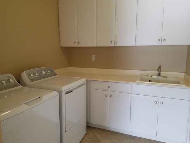 Building Photo - 3424 Desert Creek Trail