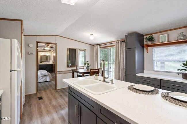 Building Photo - 10317 Giles Rd