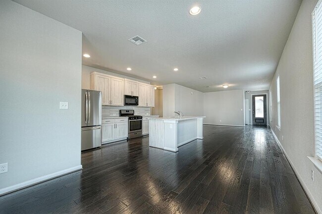 Building Photo - 7631 Europa Ave