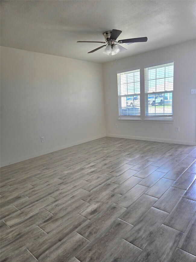 Building Photo - 2724 Avenue D