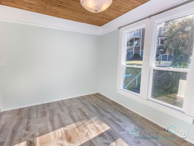 Building Photo - 3088 Felder uc