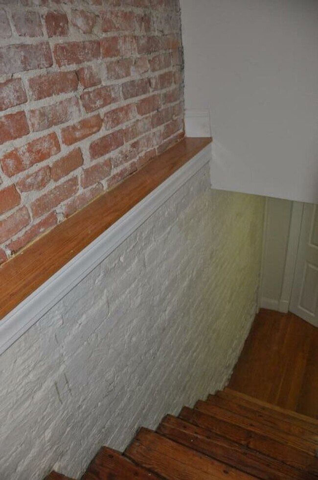 Building Photo - No Brokers Fee. Mission Hill Area. Available September 1. Laundry , Central Heat, Deck, Eat-in Ki...