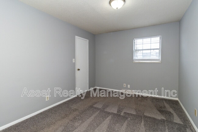 Building Photo - 9157 Cedarpark Ln NW