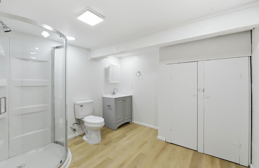 Building Photo - 4709 Shirley St