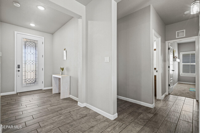 Building Photo - 2521 Mike Price Dr