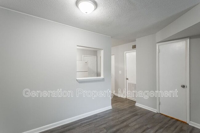 Building Photo - 4405 Delashmitt Rd