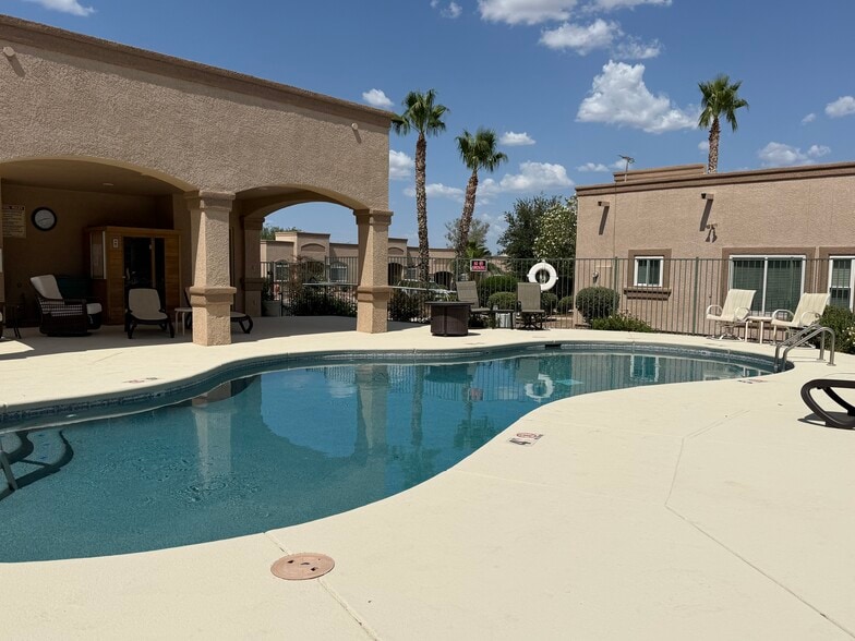 Pool & hot tub for residents of the 44 Unit HOA - 1952 W Demetrie Loop
