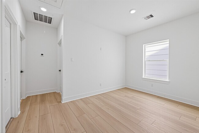 Building Photo - 971 Highland Lgt Ln