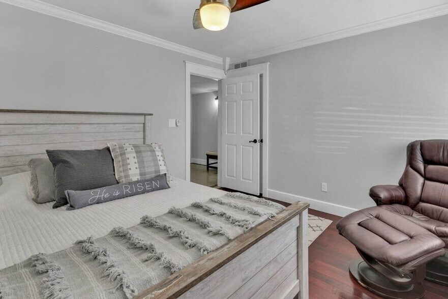 Building Photo - 103 Old Ferry Rd