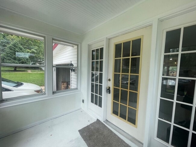 Building Photo - Home in Omaha for rent!