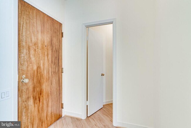 Building Photo - 955 26th St NW