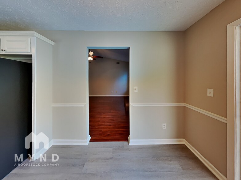 Building Photo - 301 Lacebark Ln