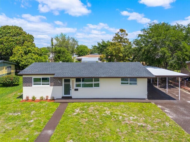 Building Photo - 741 NW 175th Dr