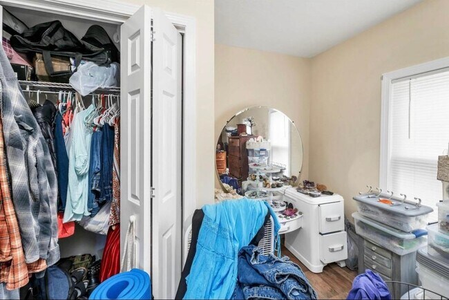 Building Photo - 106 Messer St