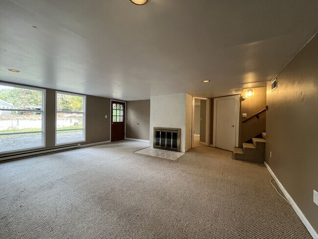 Building Photo - Beautiful 3-Bedroom Home with Remodeled Kitchen, Dual Living Spaces & Spacious Backyard