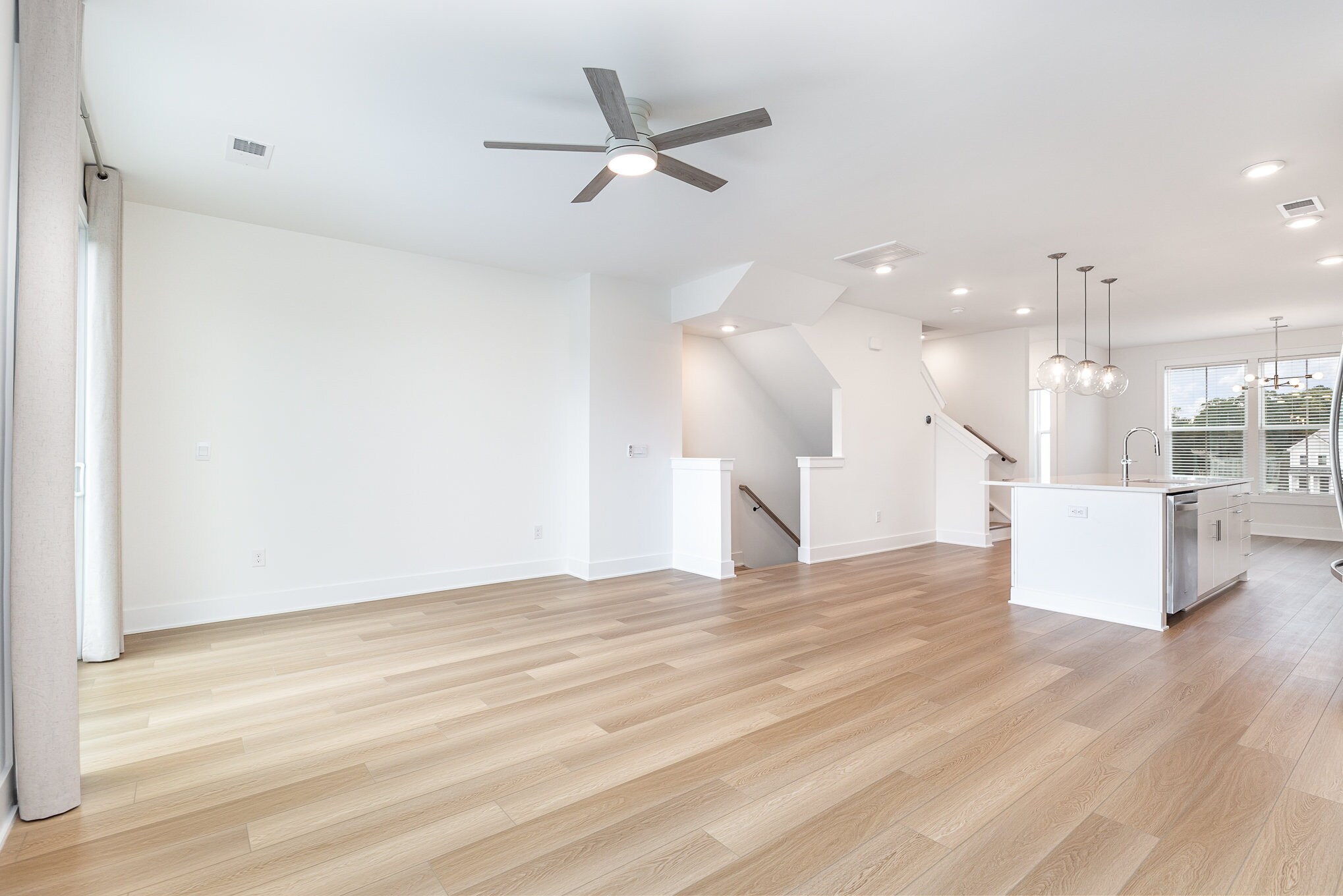 Family Room - 514 Billingshurst Way