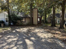 Building Photo - 268 Somerset Dr