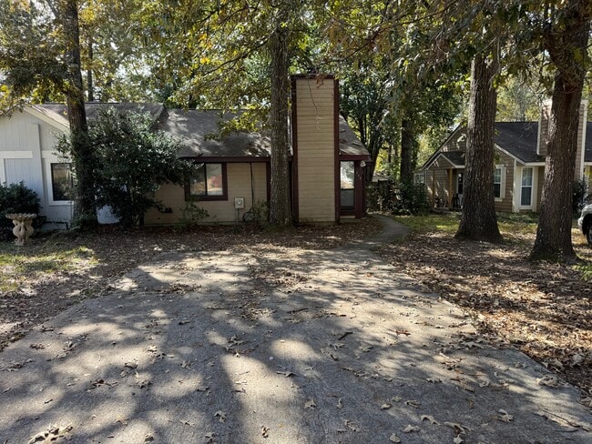 Building Photo - 268 Somerset Dr