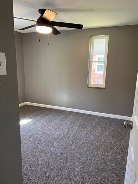 Building Photo - 5136 Fieldcrest Dr