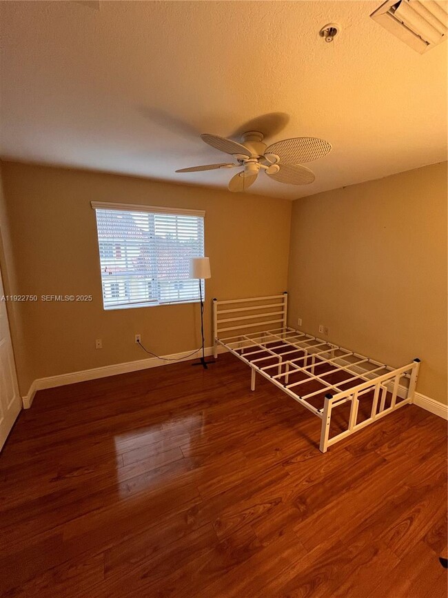 Building Photo - 730 NE 90th St