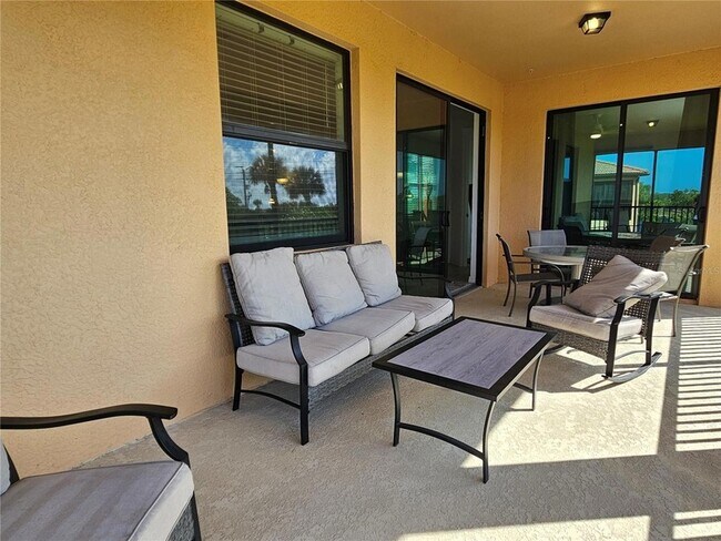 Building Photo - 10825 Tarflower Dr