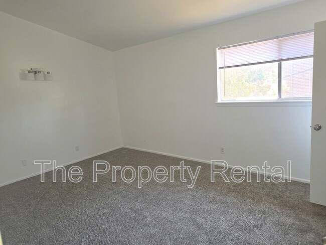 Building Photo - 1003 N Grandview Ave