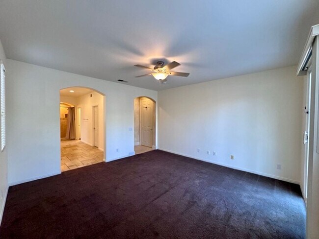 Building Photo - FOR LEASE: Stunning expansive 3 Bedroom Re...