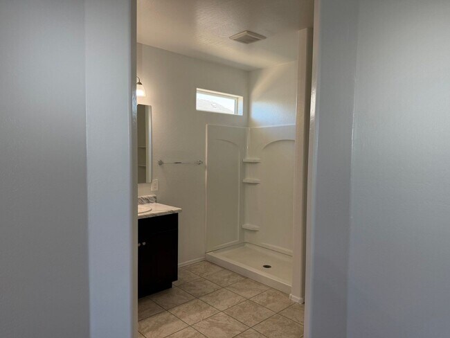 Building Photo - 9427 E Alfalfa Dr