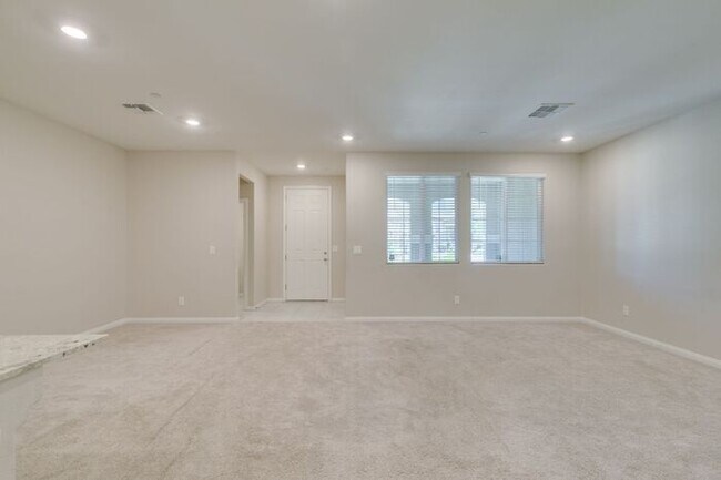 Building Photo - Bright & Spacious 3-Bedroom Home in Inspirada