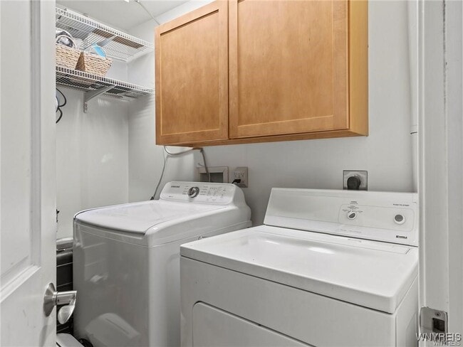 Building Photo - 762 Elmwood Ave