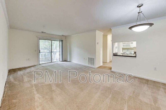 Building Photo - 18310 Streamside Dr