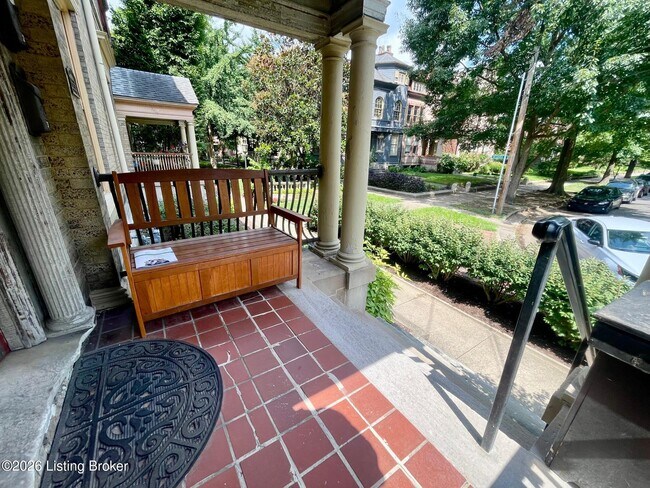 Building Photo - 500 Belgravia Ct