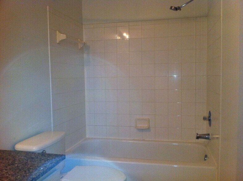 Building Photo - 738 Crest Pines Dr