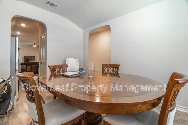 Building Photo - 6819 Whisper Grv