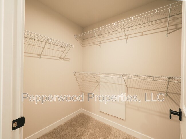 Building Photo - 7204 Red Cedar Trl