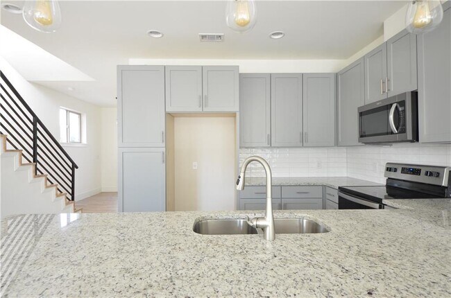 Building Photo - 406 Conservation Dr