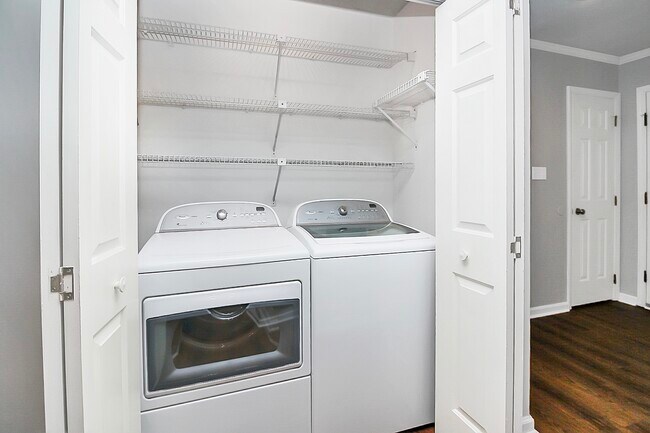 Building Photo - 2754 Tiergarten Ln